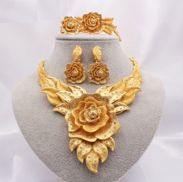 Rsslyn 3PCS/set Christmas Jewelries Queen Mary of Scotland Fine Golden Choker, Bracelet and Golden Earrings Set