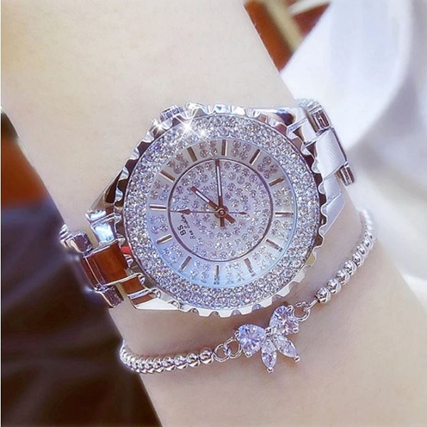 Rsslyn New Fashion Trend Golden Watches for Women with Matching Golden Bracelet
