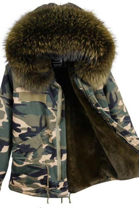 Women&amp;amp;#039;s Green Parkas Very Thick And Warm Huge Very Soft Hood With Raccoon Fur Camouflage Parkas