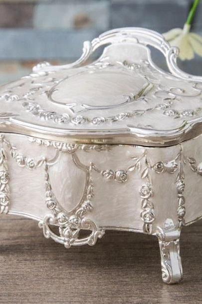 Rsslyn Royal Princess Jewelry Box Silvery White Color RSS14-372021 Carved Multi Edges Jewelry Boxes
