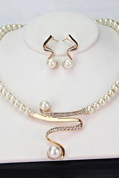 Rsslyn Matching Set Pearls Jewelry Set for Women Pearl Party Jewelries Necklaces and Pearl Earrings