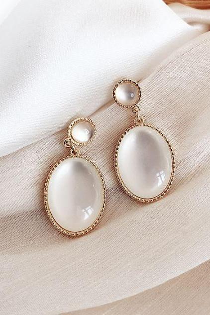 White Earrings for Women White Flower Bijoux Elegant Gift for Daughter Wife Mom